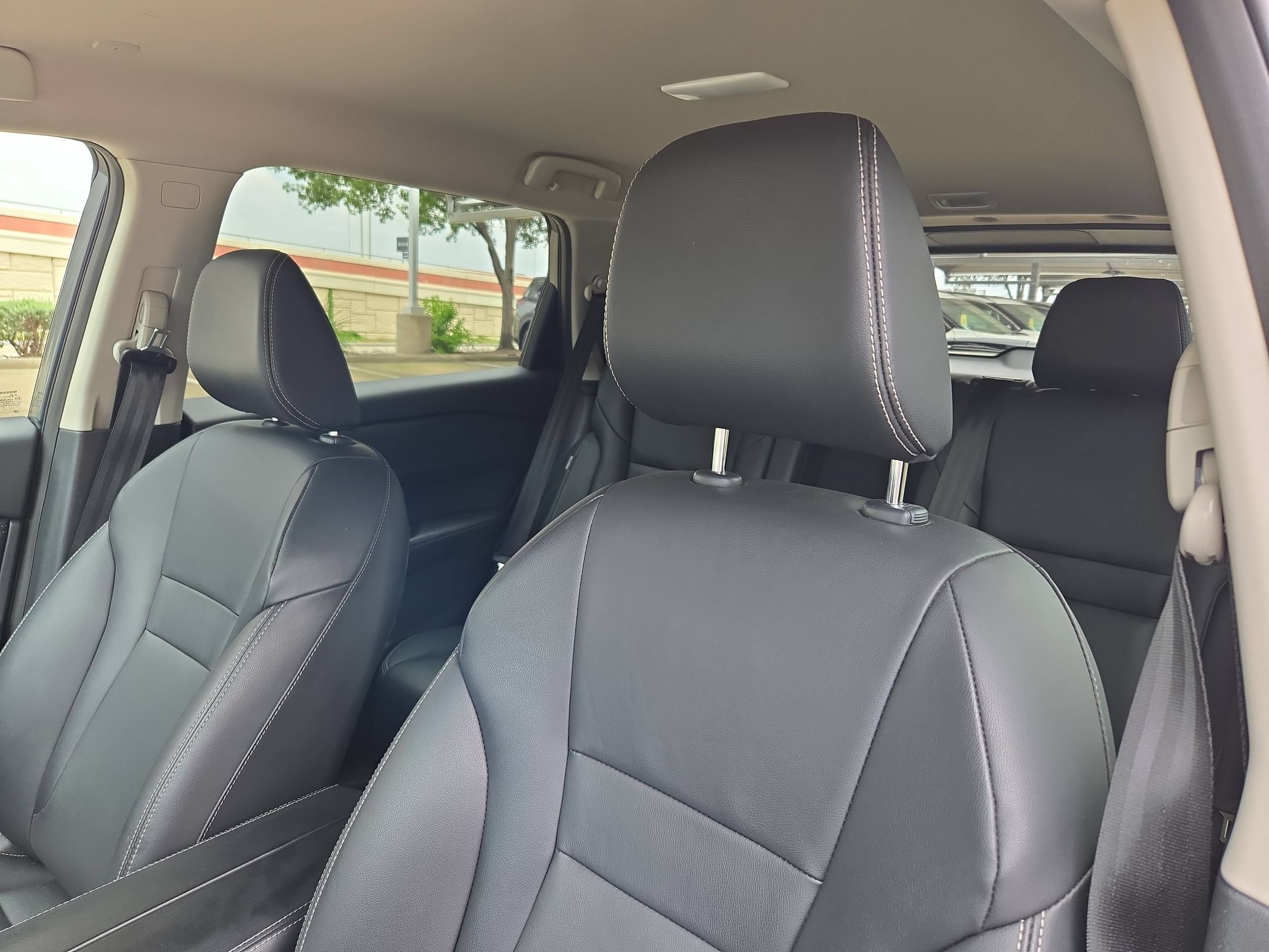 Used 2026 Gun Metallic Nissan SL image 9