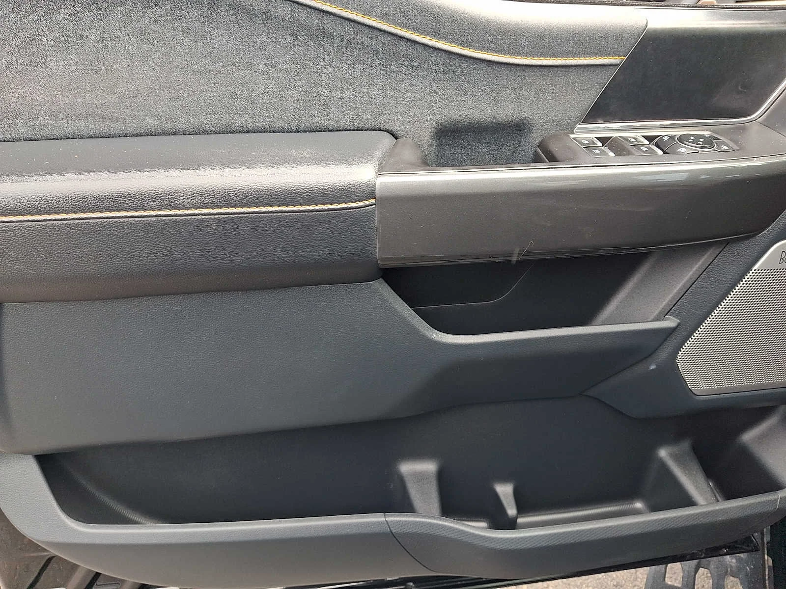 Used 2023 Agate Black Metallic Ford Tremor image 12