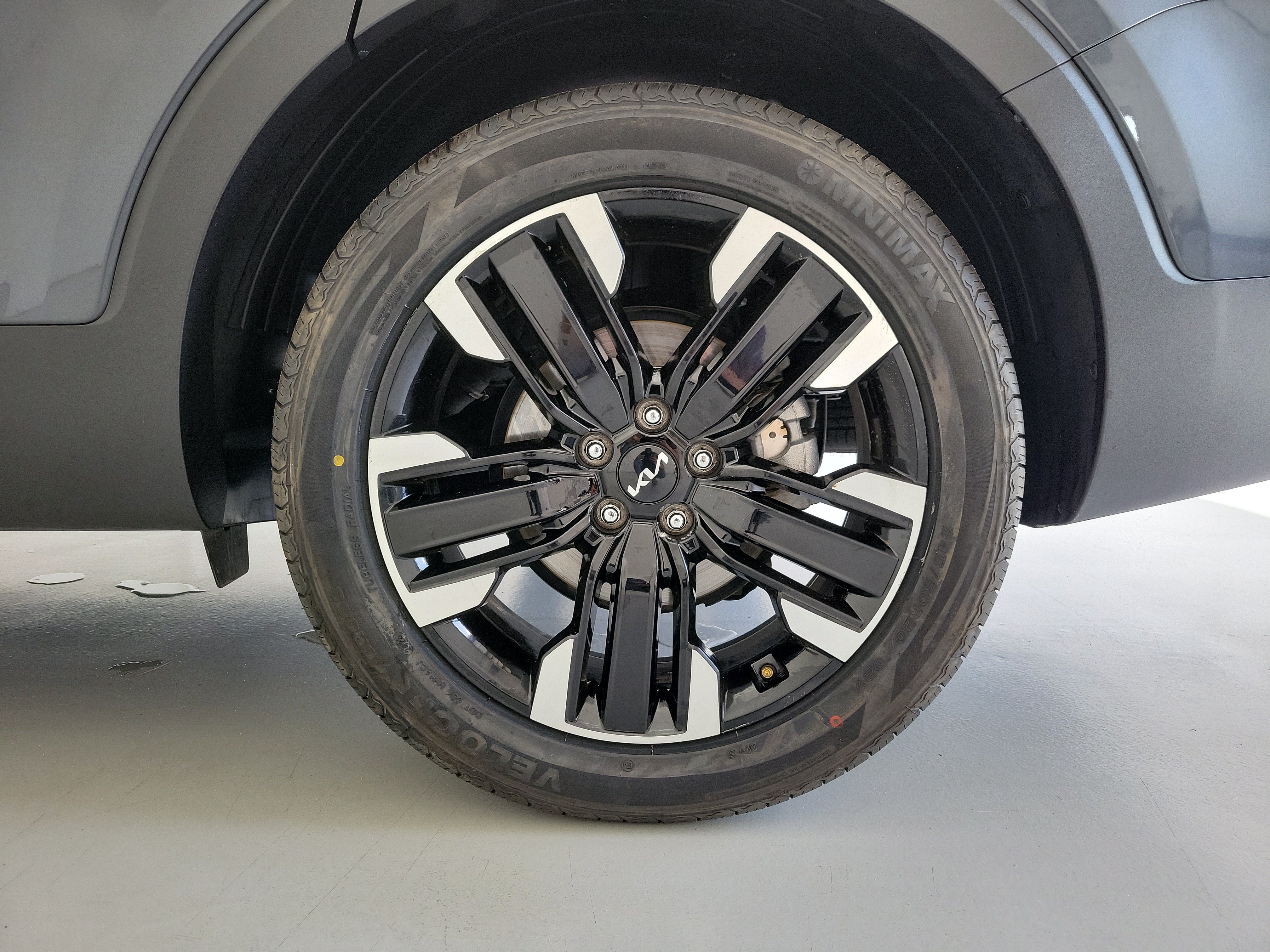 Used 2024 Gravity Gray Kia SX image 11