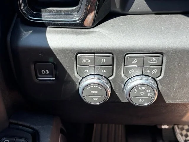 New 2026 Sterling Metallic GMC AT4X image 32