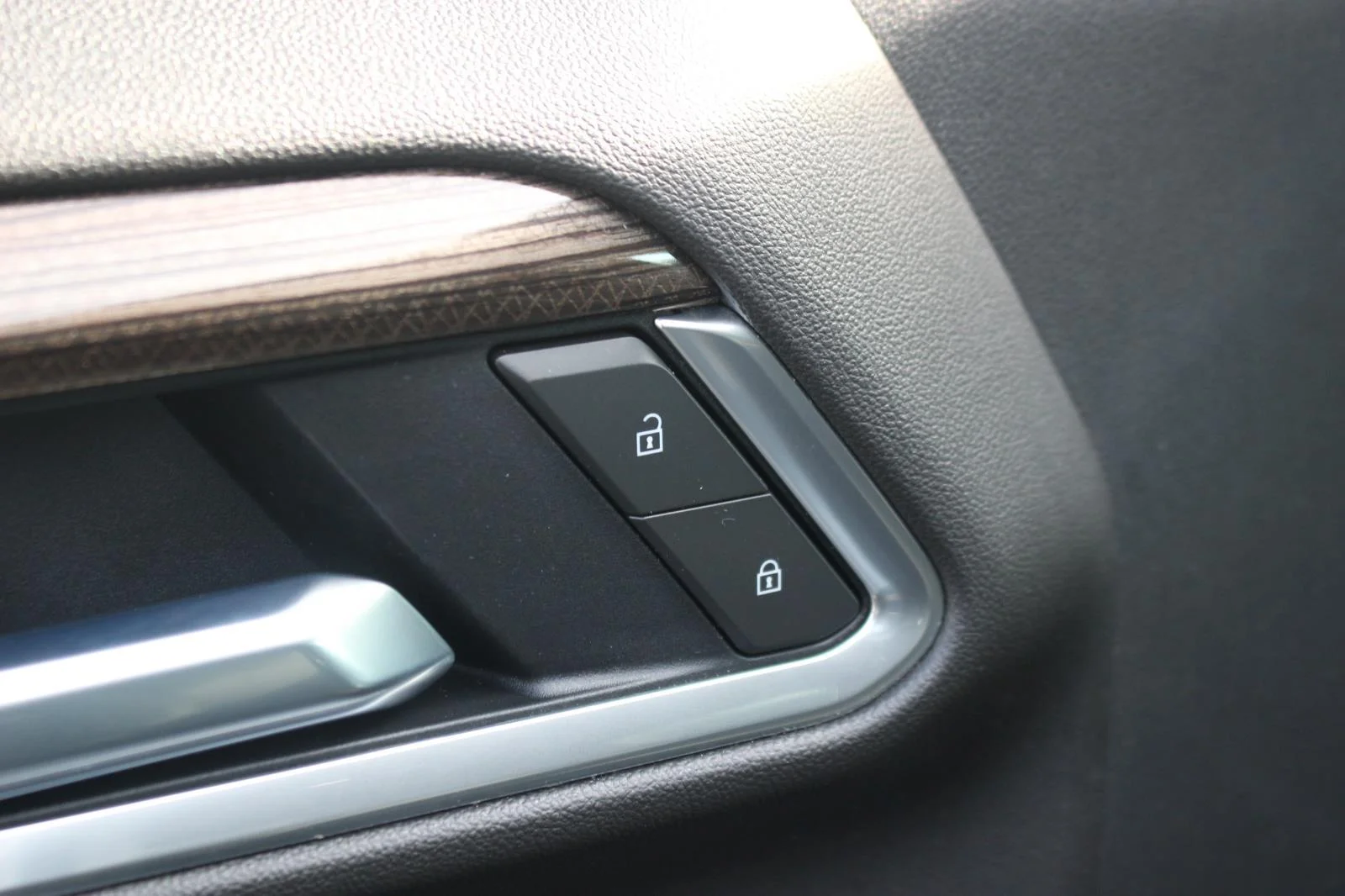 Used 2025 Sterling Gray Metallic Chevrolet LT image 16