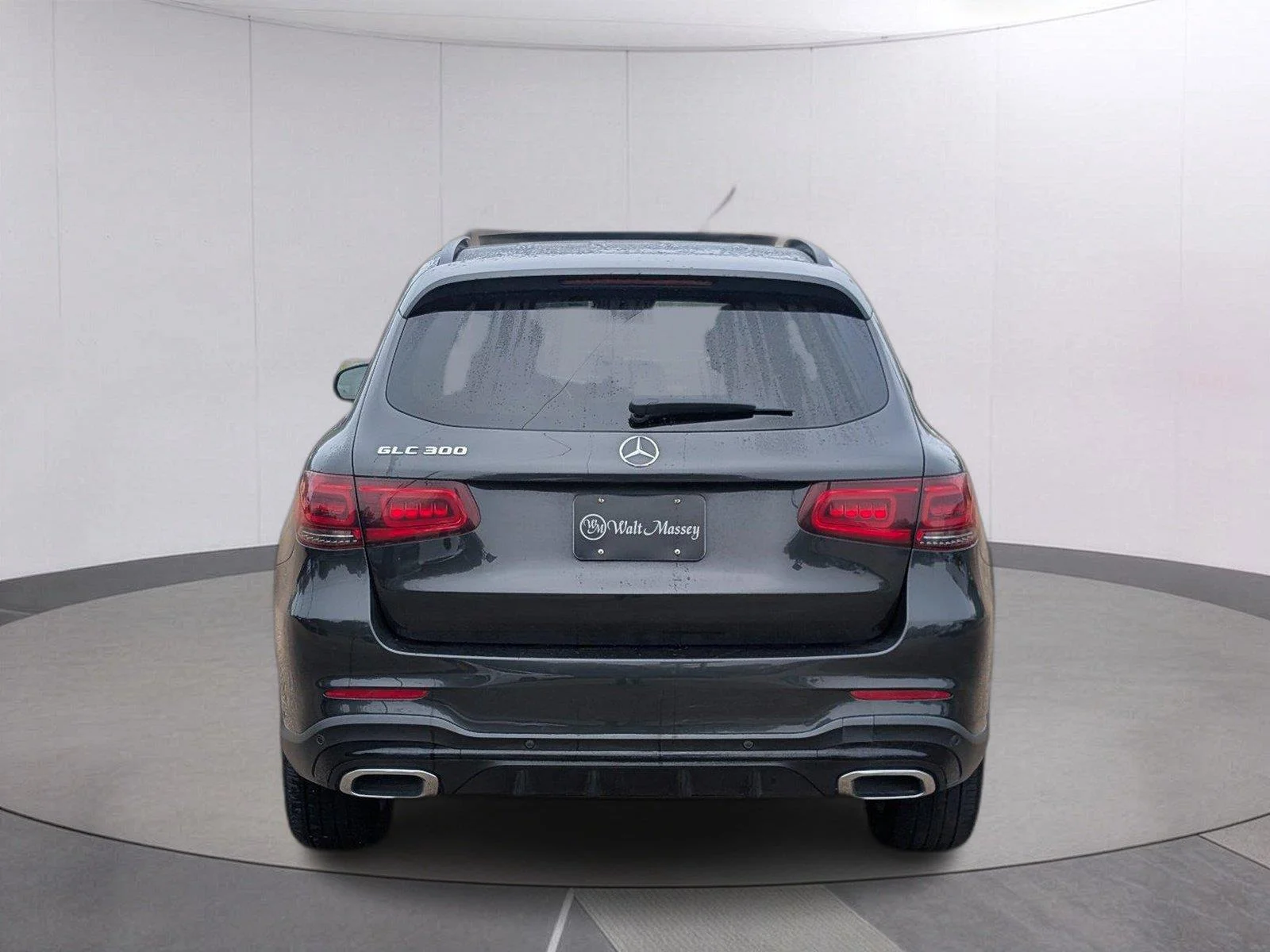 Used 2022 Graphite Grey Metallic Mercedes-Benz GLC 300 image 4
