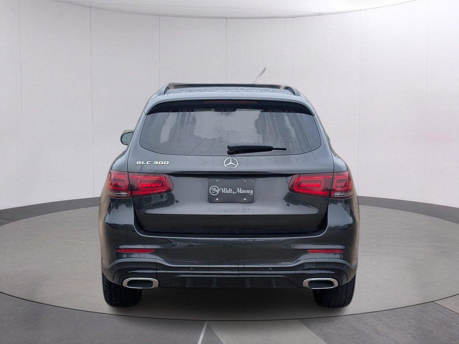 Used 2022 Graphite Grey Metallic Mercedes-Benz GLC 300 image 4
