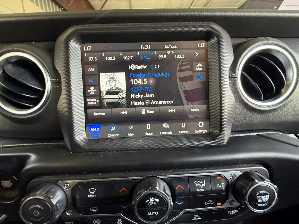 Used 2022 Black Jeep Overland image 21