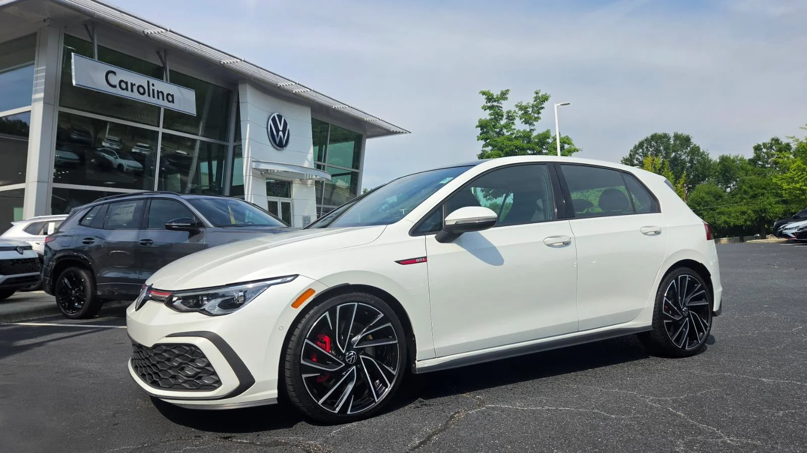 Used 2023 Opal White Pearl Volkswagen Autobahn image 1