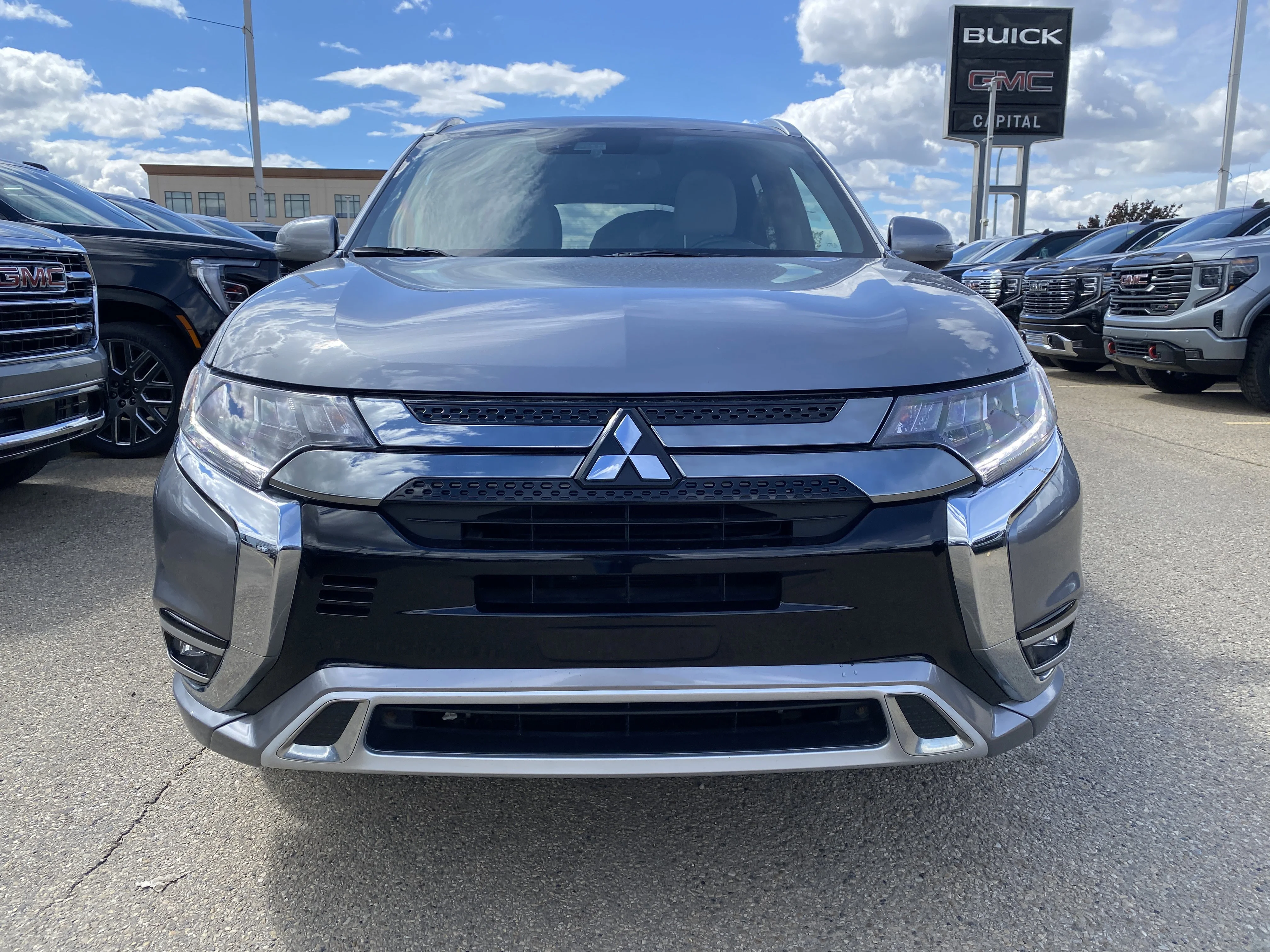 Certified Used 2019 Silver Mitsubishi SE S-AWC * LOW KM