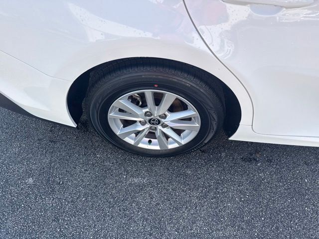 Used 2025 White Toyota LE image 9