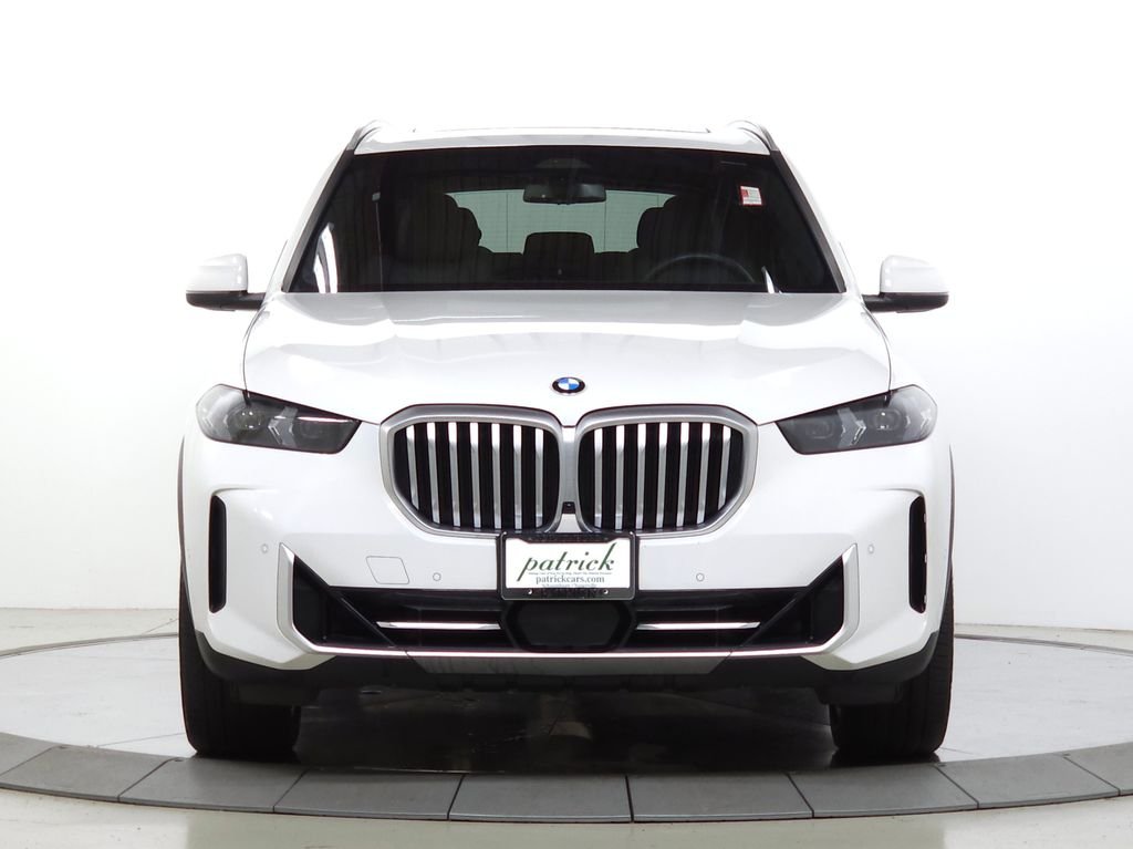 Used 2024 Alpine White BMW xDrive40i image 2