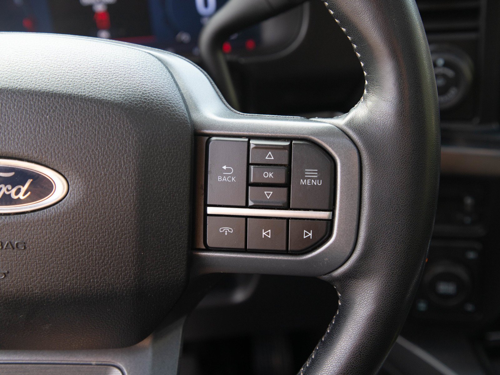 Used 2024  Ford  image 30