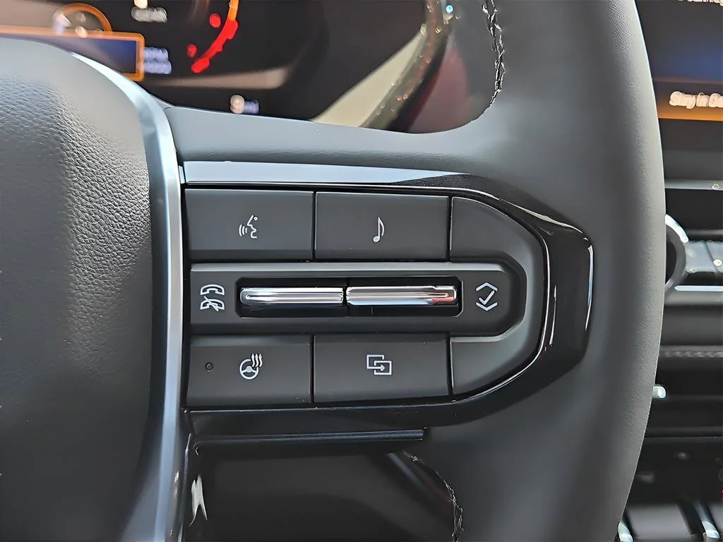 2026 Chevrolet Colorado LT - Photo 18