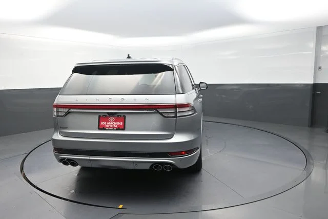 Used 2022 Silver Lincoln Grand Touring image 15