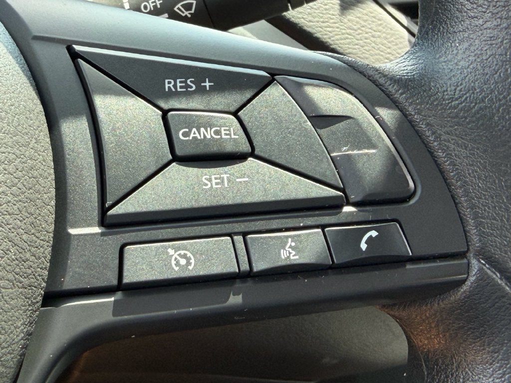 Used 2025 White Nissan 2.5 S image 28