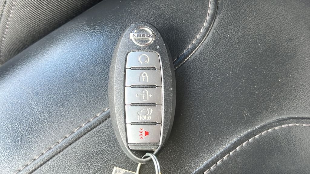 Used 2020 Gray Nissan SV image 27