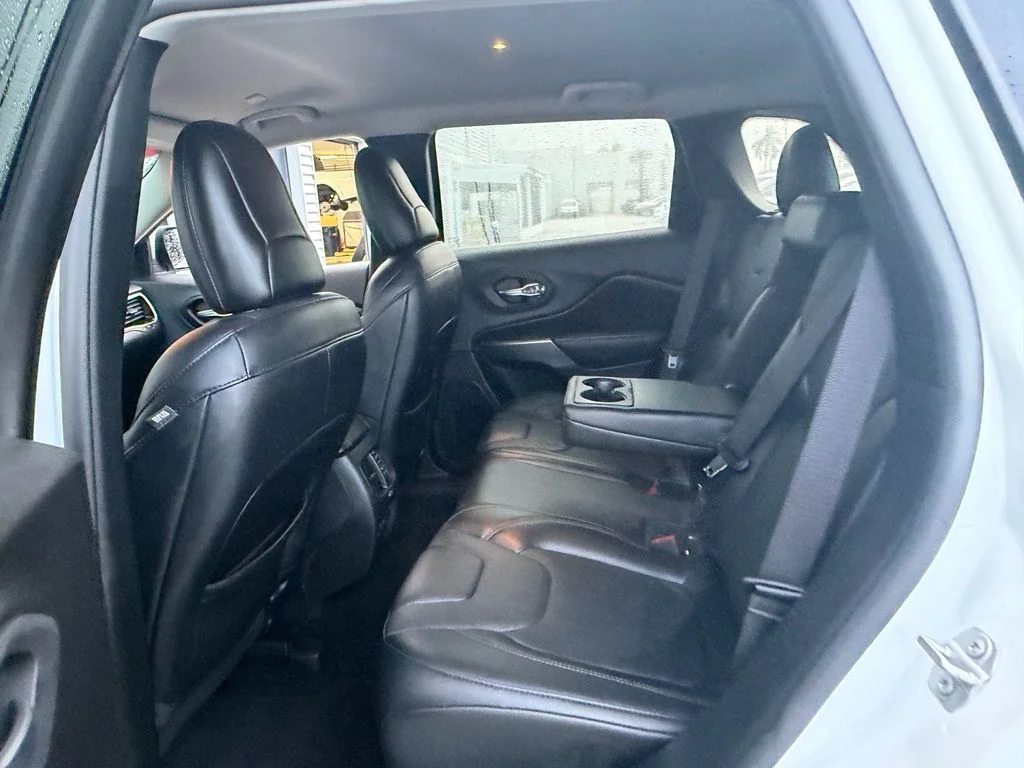 Used 2020 White Jeep Limited image 12