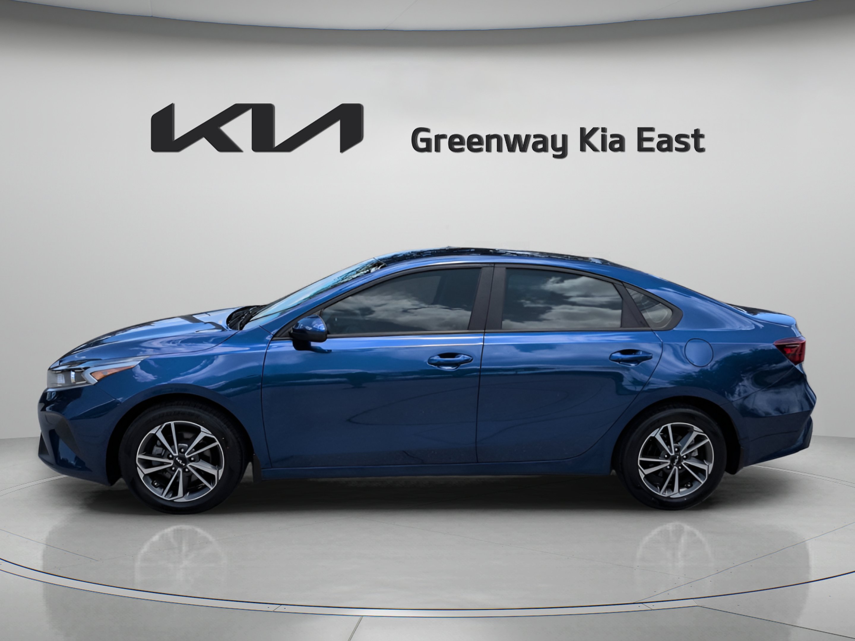 Used 2023 Deep Sea Blue Kia LXS image 9