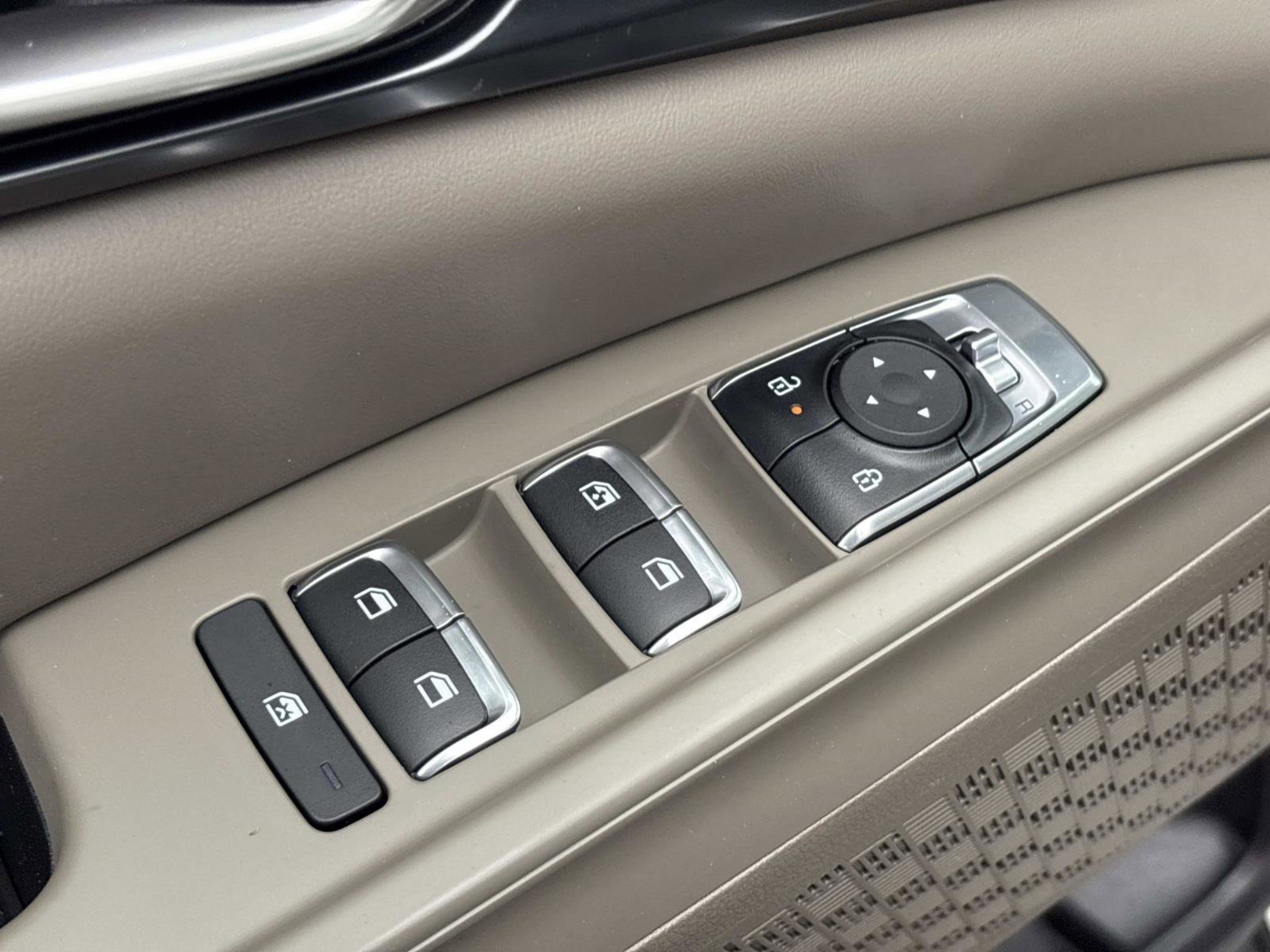 New 2026 Snow White Pearl Kia LXS image 16