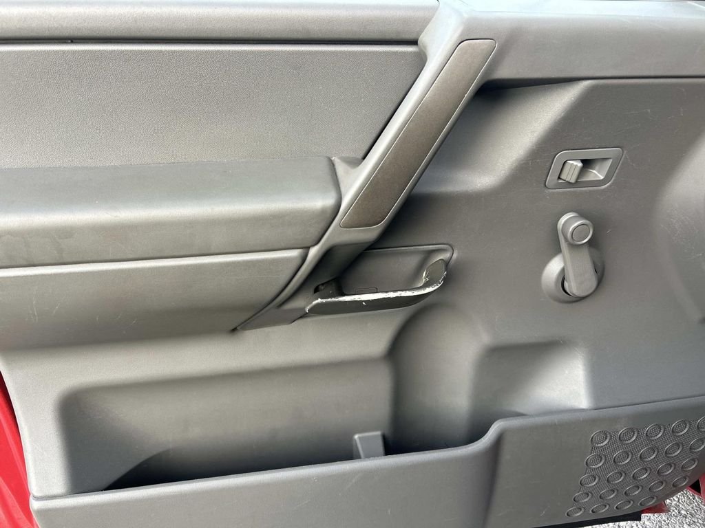 Used 2006 Red Alert Nissan XE image 18