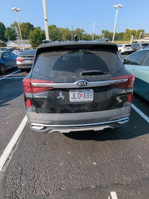 Used 2021 Black Kia S image 7