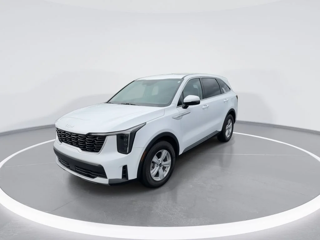 Used 2024 White Kia LX image 5