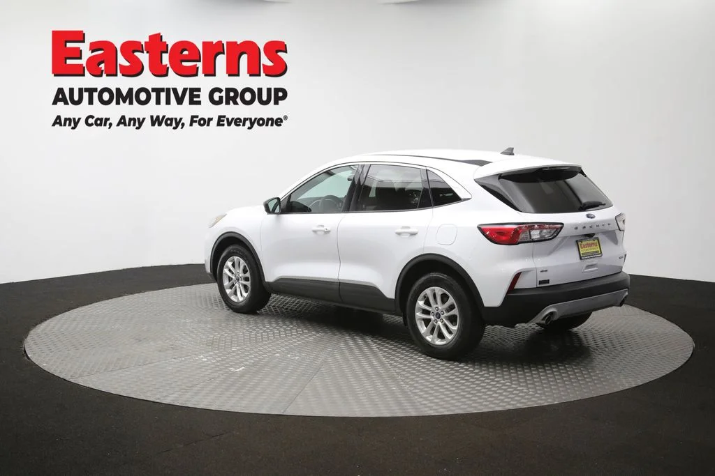 Used 2022 White Ford SE image 64