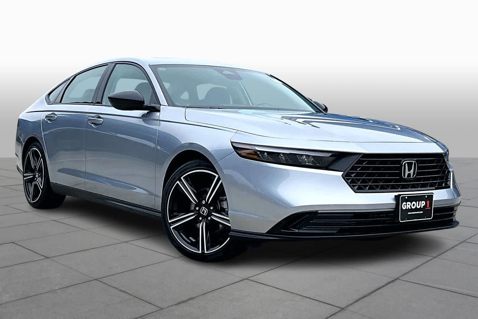 New 2026 Solar Silver Metallic Honda SE image 2