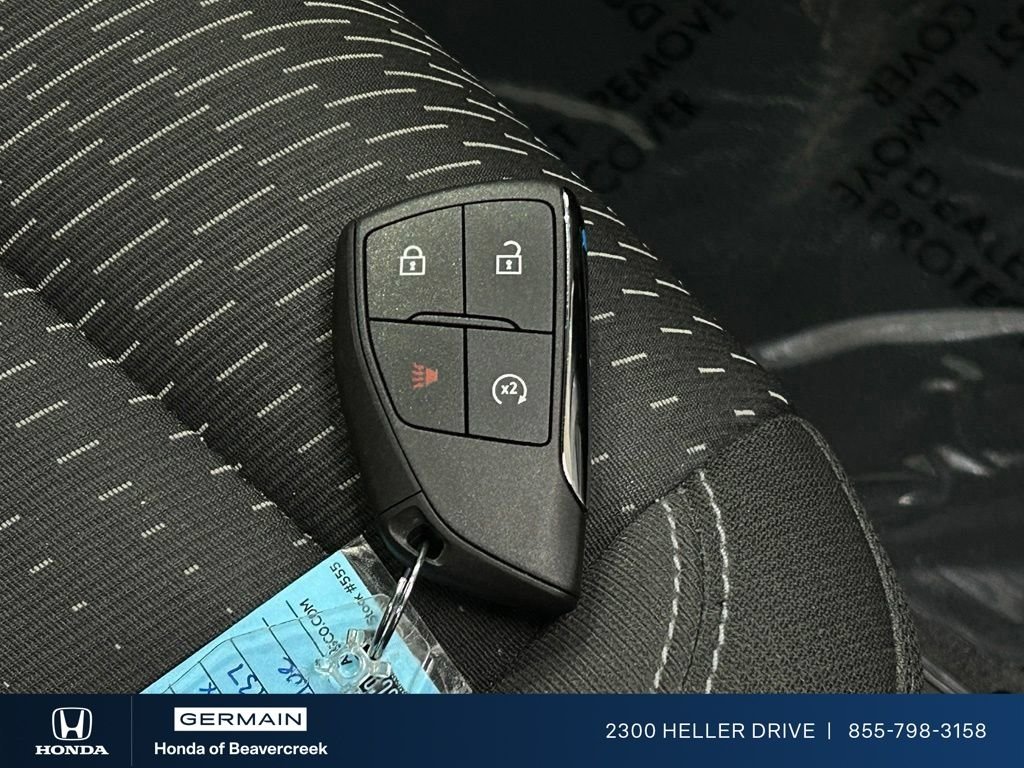 Used 2025 Lakeshore Blue Metallic Chevrolet LT image 26
