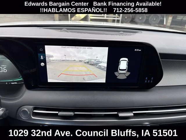 Used 2025 White Hyundai SEL image 25