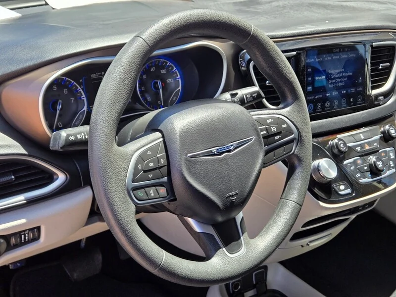 Used 2017 Molten Silver Chrysler Touring image 16