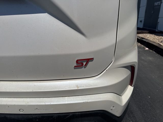 Used 2019 White Platinum Clearcoat Metallic Ford ST image 7