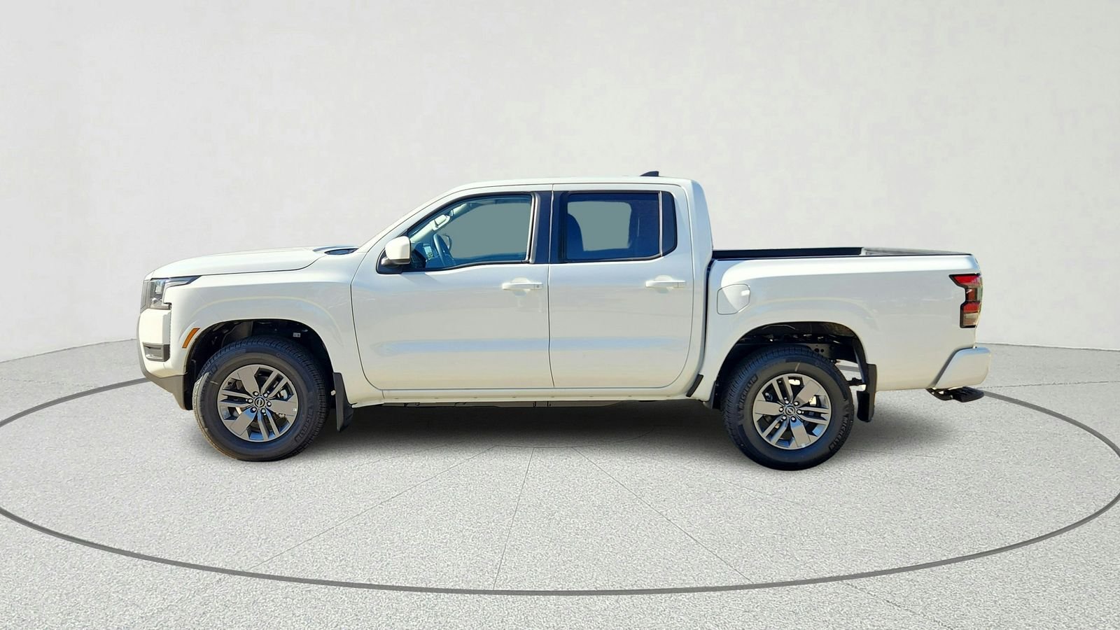 New 2026 Glacier White Nissan Crew Cab SV image 6