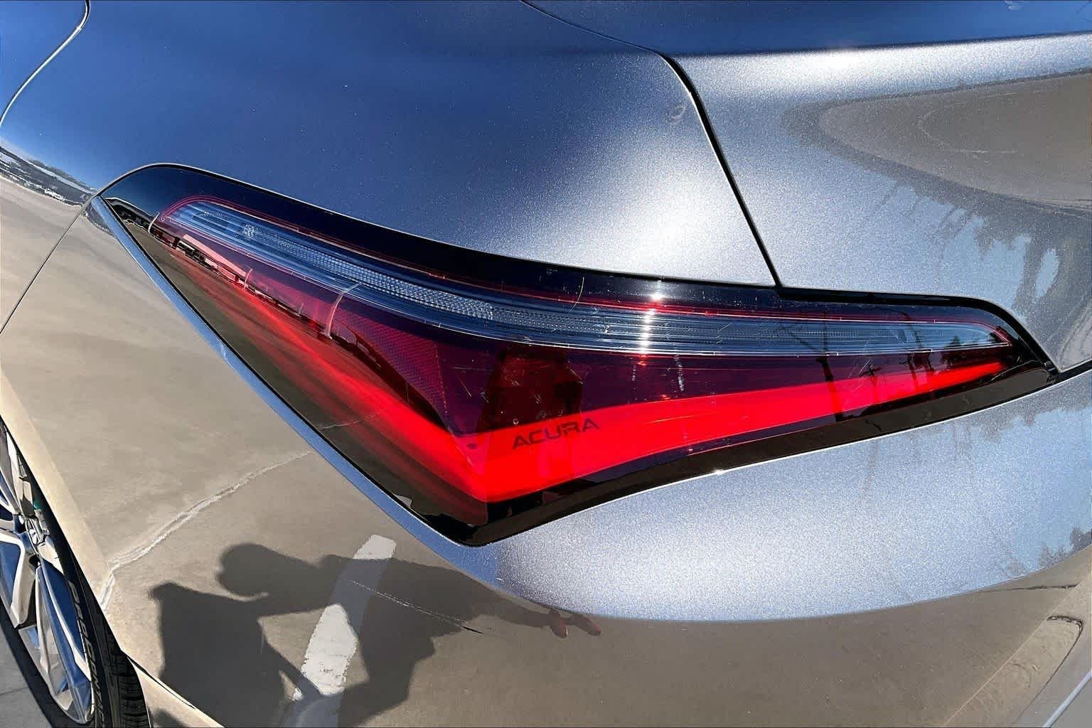Used 2024 Liquid Carbon Metallic Acura  image 28
