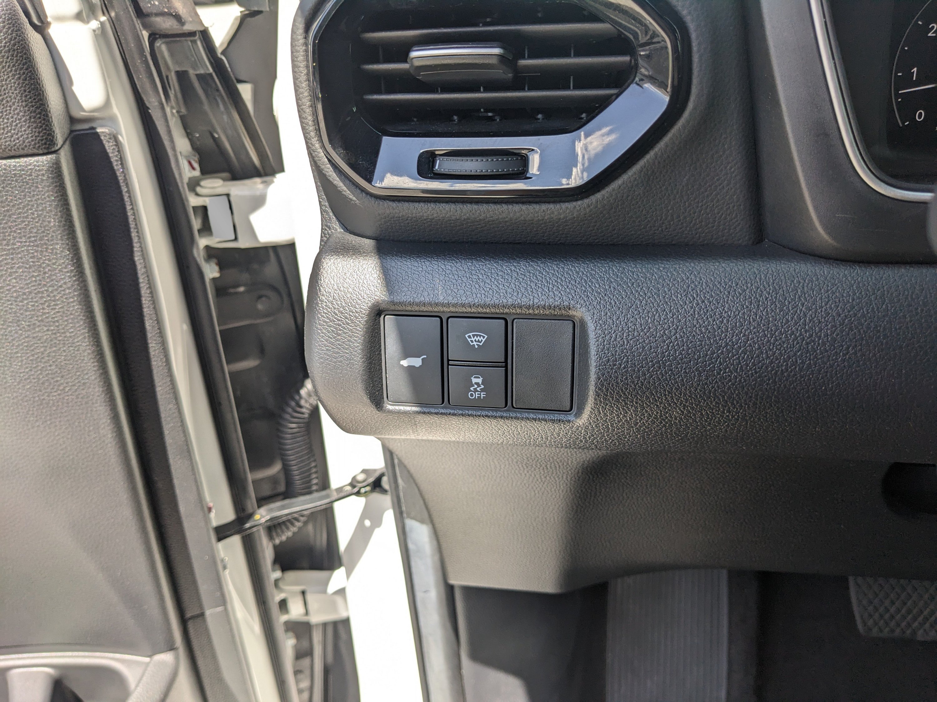 Certified Used 2025 Platinum White Honda Black Edition image 31