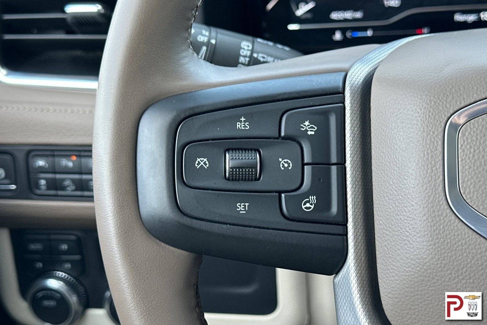 Used 2024 White GMC Denali image 29