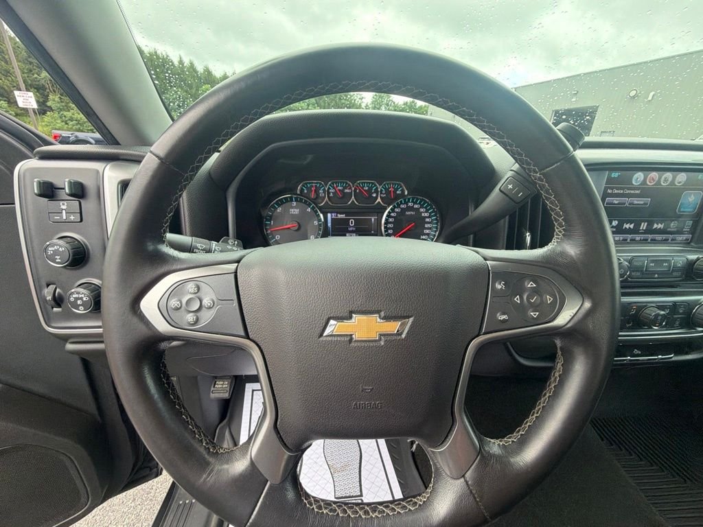 Used 2018 Gray Chevrolet LT image 27