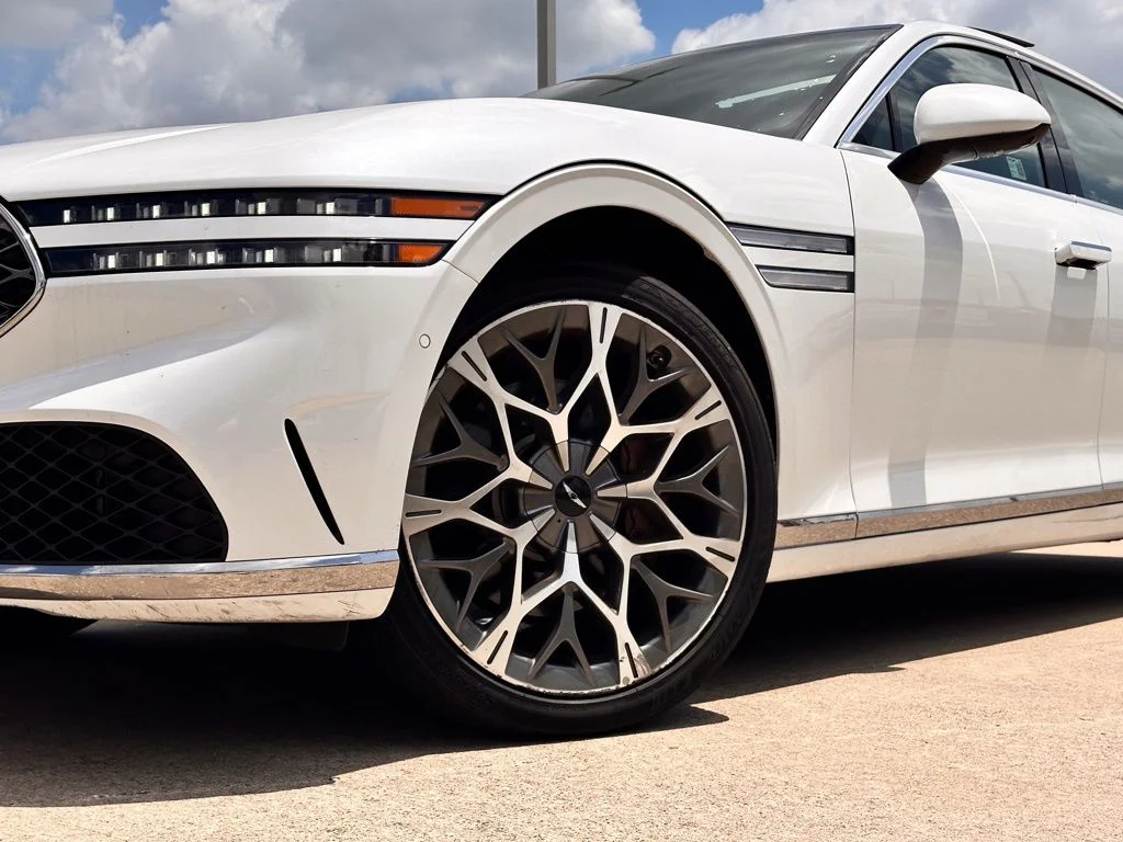 Used 2024 White Genesis 3.5T e-SC image 8
