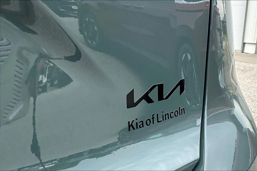 New 2026 Cityscape Green Kia WIND image 9