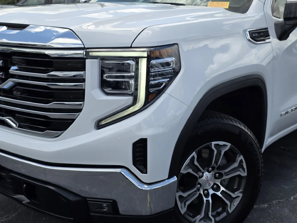 Used 2026 Summit White GMC SLT image 10