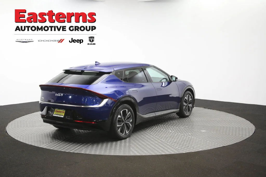 Used 2023 Blue Kia Wind image 42