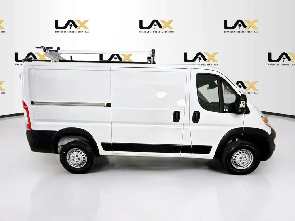 Used 2025 White Ram Base image 8