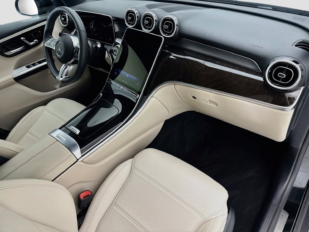 Used 2026 Black Mercedes-Benz GLC 300 image 15