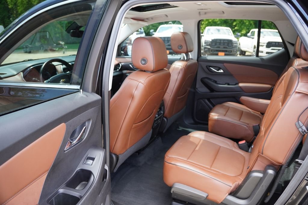 Certified Used 2018 Mosaic Black Metallic Chevrolet High Country image 16