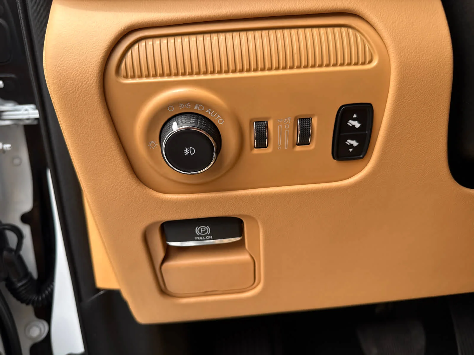 Used 2024 Bright White Clearcoat Jeep Series III image 13
