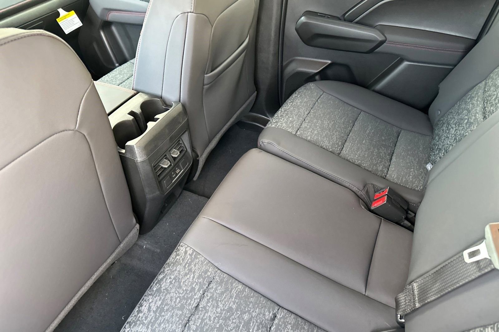 2025 Chevrolet Colorado Z71 - Photo 13