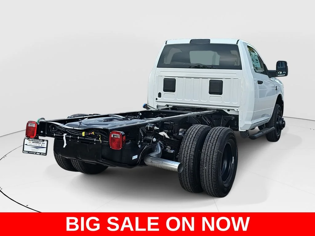 New 2026 Bright White Clearcoat RAM Tradesman image 3