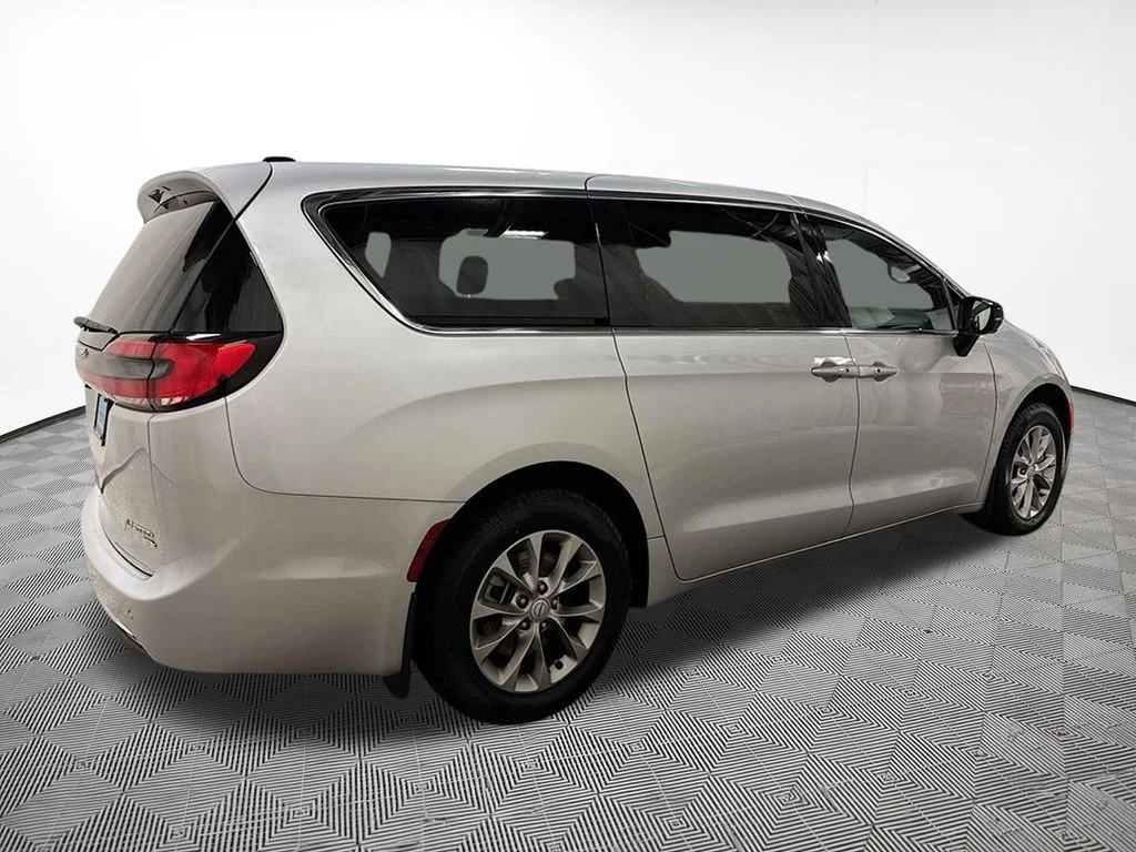 New 2026 Silver Chrysler Limited image 10