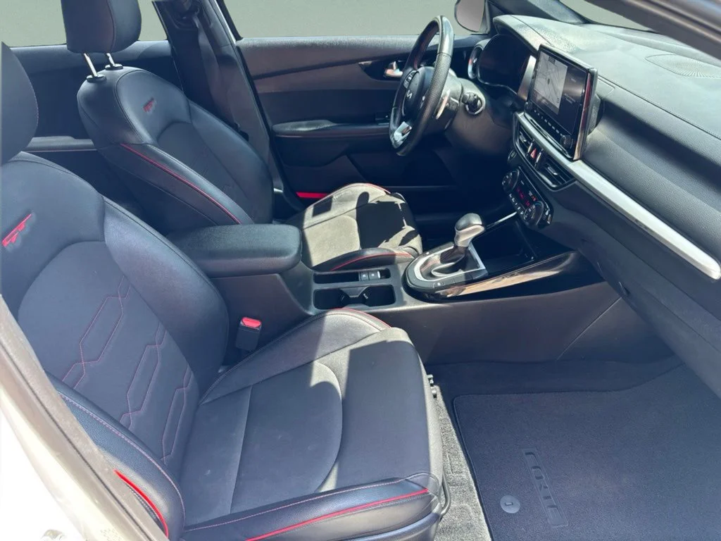Used 2023 Snow White Pearl Kia GT image 35