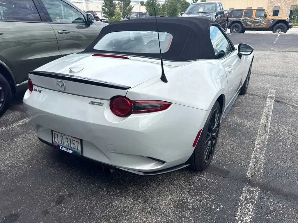 Used 2016 White Mazda Club image 6