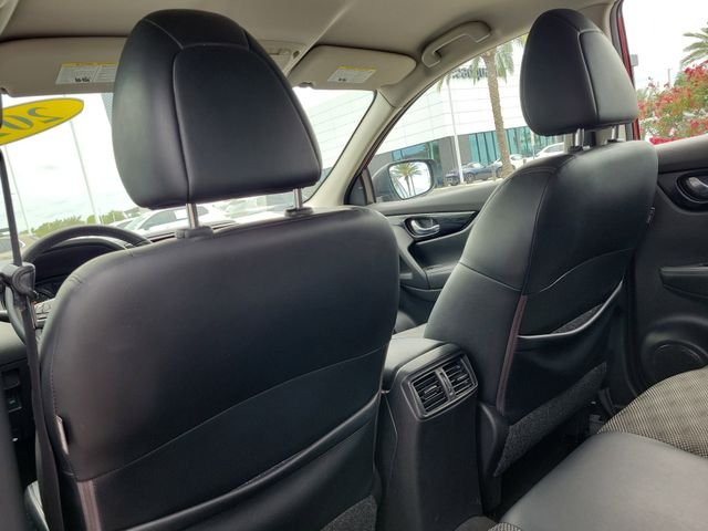 Used 2022 Red Nissan SV image 10