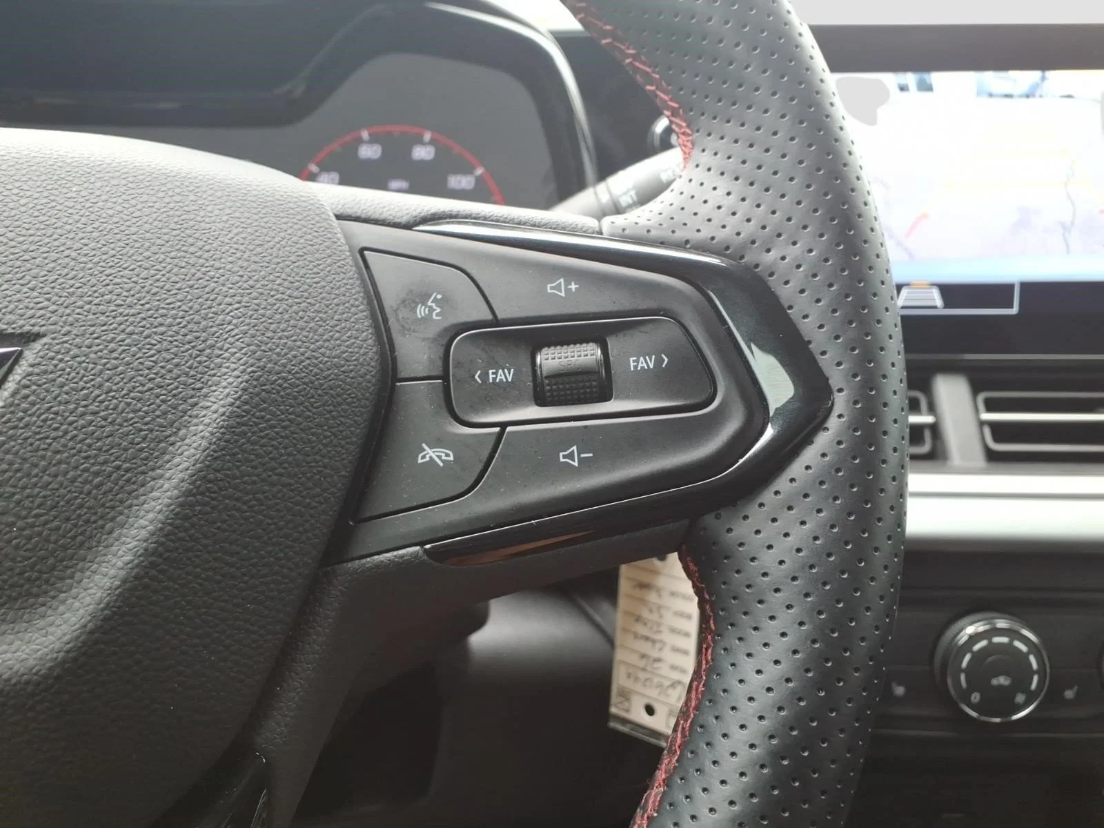 2026 Chevrolet Trax RS - Photo 22