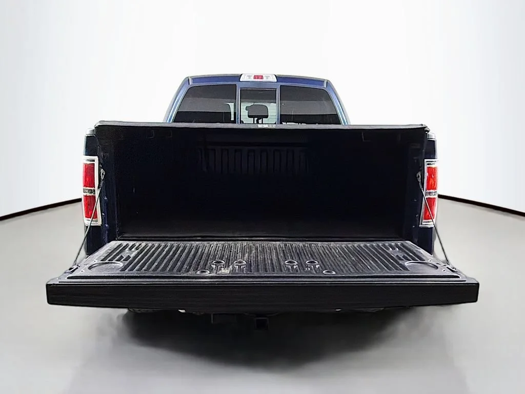 Used 2013 Blue Ford XL image 23